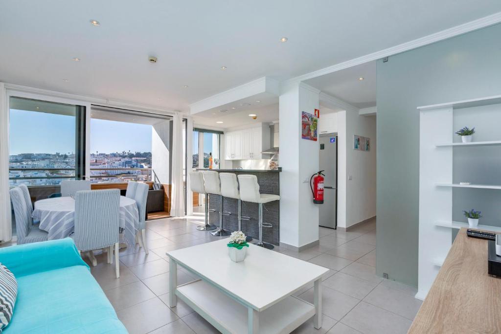 A cozinha ou cozinha compacta de Old Town Beach Apartments