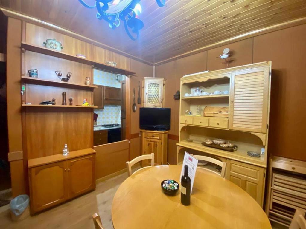 TV a/nebo společenská místnost v ubytování RESIDENCE ALTAIR Via Roma 13