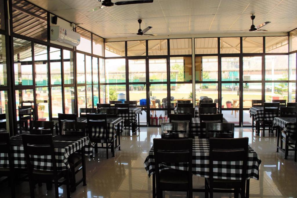 Restaurace v ubytování Shivir Aranya - Wilderness Resort