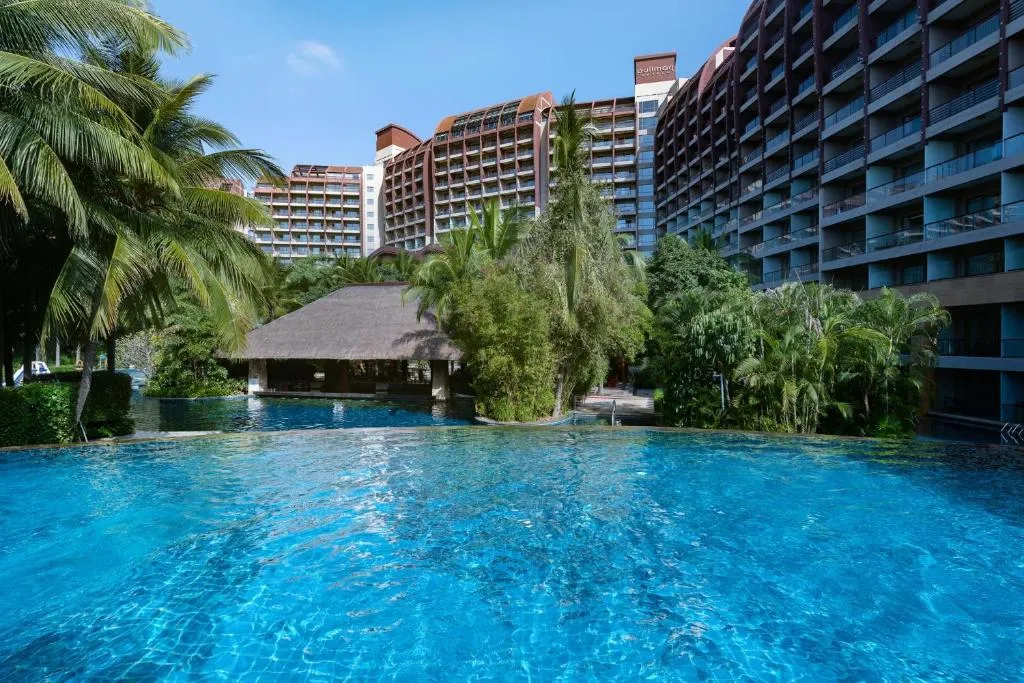 Pullman Oceanview Sanya Bay Resort & Spa in Sanya