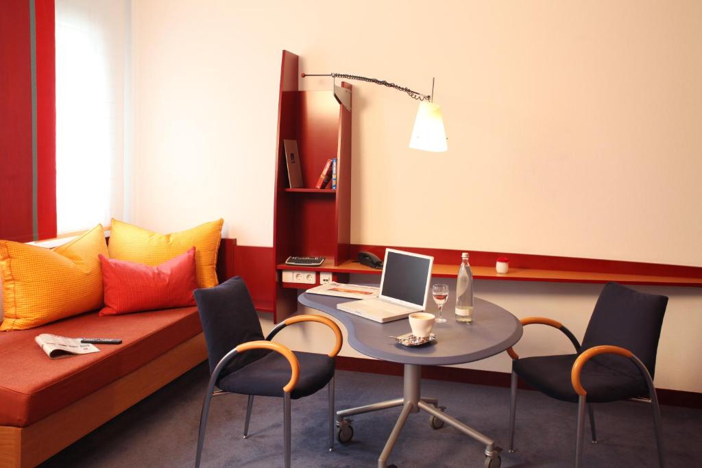 Posezení v ubytování Novotel Suites Hannover