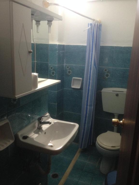 Koupelna v ubytování Dimitris Rooms