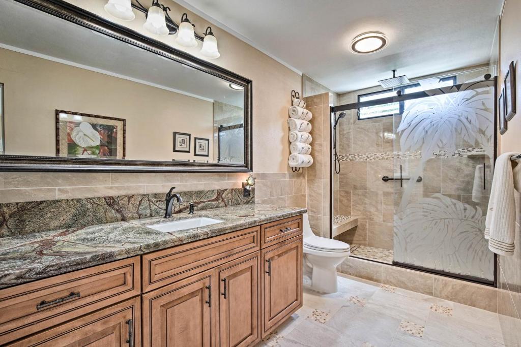 Koupelna v ubytování Kailua-Kona Condo with Pool and Ocean Views