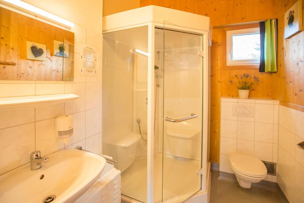 Koupelna v ubytování Feriendorf Tauerngast