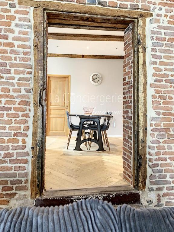 Fotografie z fotogalerie ubytování AA13 - Le Victor HUGO - séjour d’exception dans un appartement historique v destinaci Ault