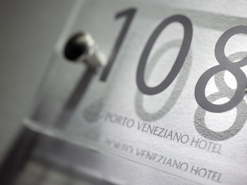 Certifikát, hodnocení, plakát nebo jiný dokument vystavený v ubytování Porto Veneziano Hotel