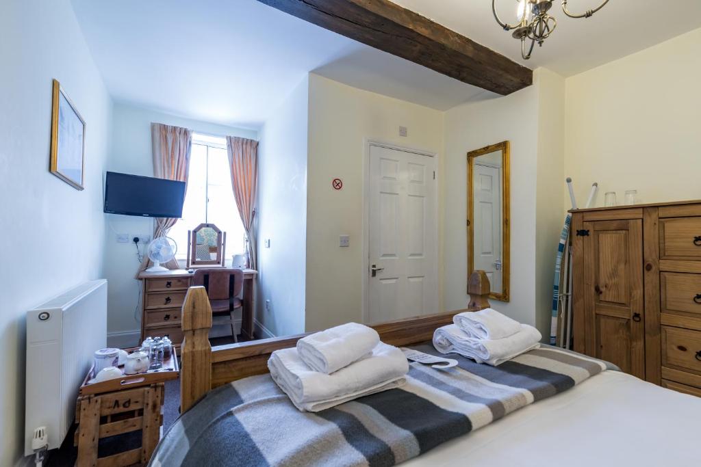 The Littleton Arms - Standard Double Room
