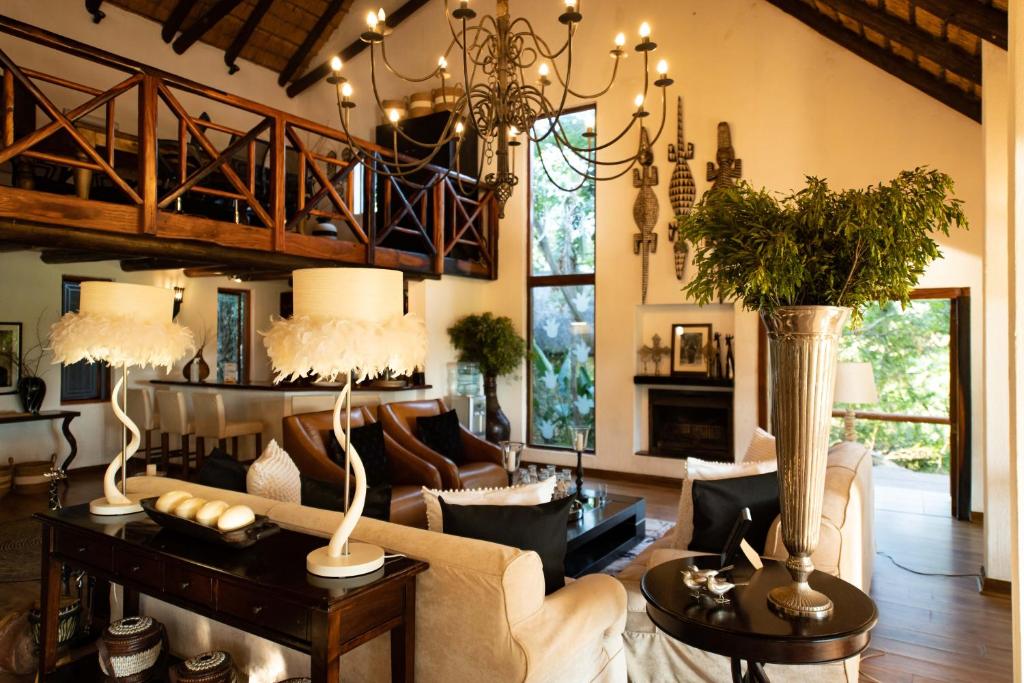 Posezení v ubytování Karongwe Portfolio - Kuname Lodge