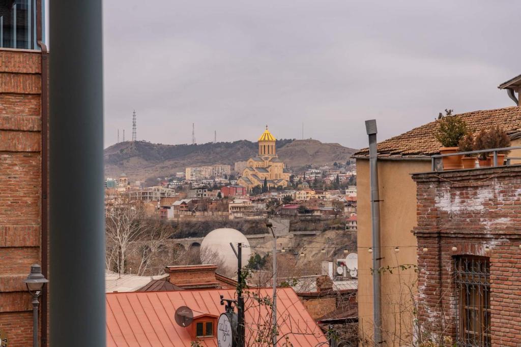 Nespecifikovaný výhled na hory nebo výhled na hory při pohledu z hotelu