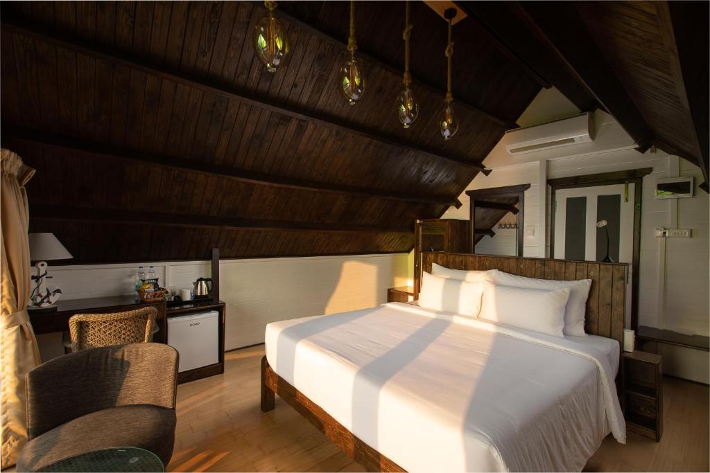 The Ark Comforts - Luxe Grootse Zeeweergave Chalet