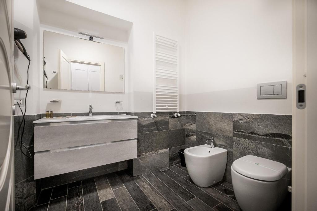 Ένα μπάνιο στο Arch Rome Suites