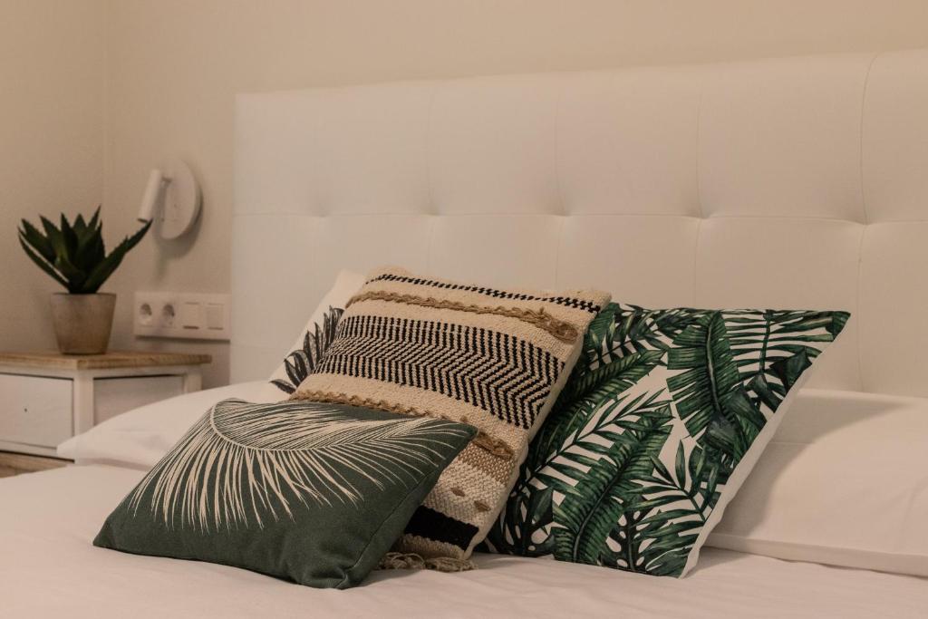 A bed or beds in a room at Nuevo y Luminoso en Plaza Moyua