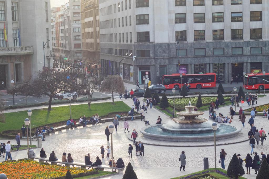Nuevo y Luminoso en Plaza Moyua vendégei