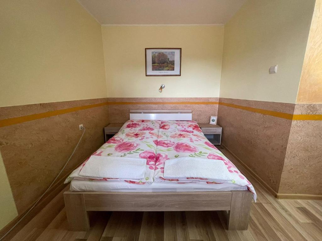 Postel nebo postele na pokoji v ubytování Sifra 276