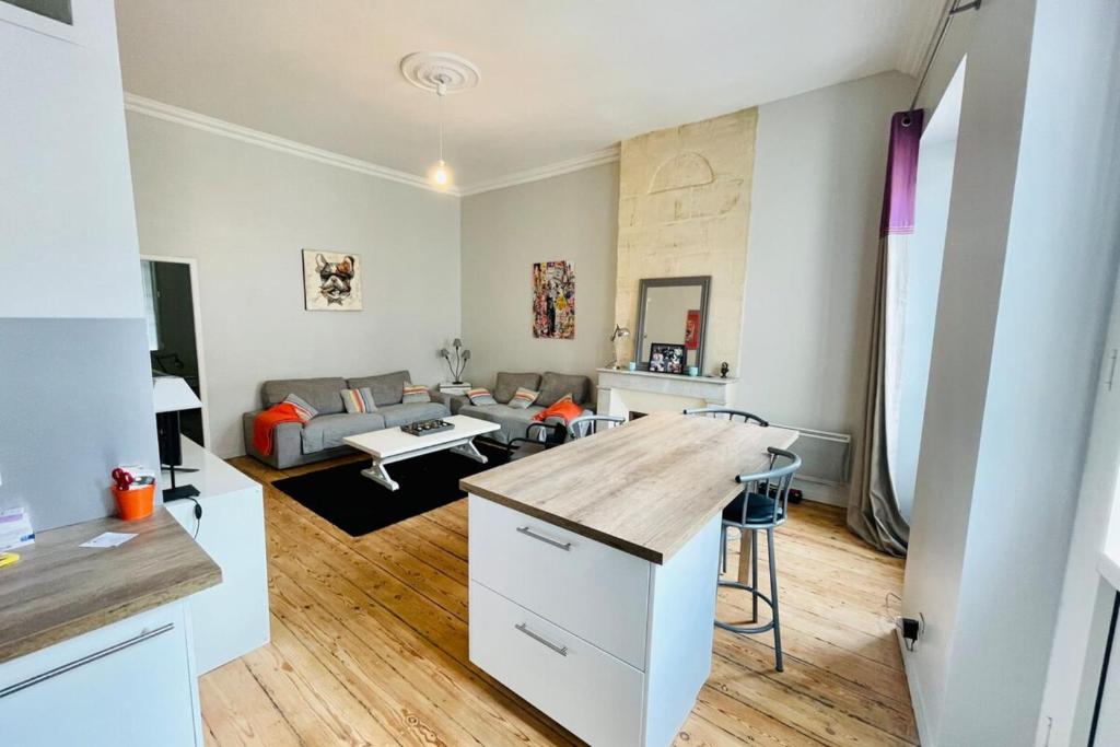 Suitetrails - Renovated Furnished Apartment in The Heart of Historic Bordeaux