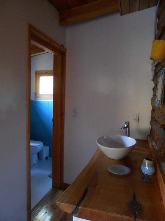 Cabaña La Confluencia, a metros del Río Quemquemtreu y del Río Azul