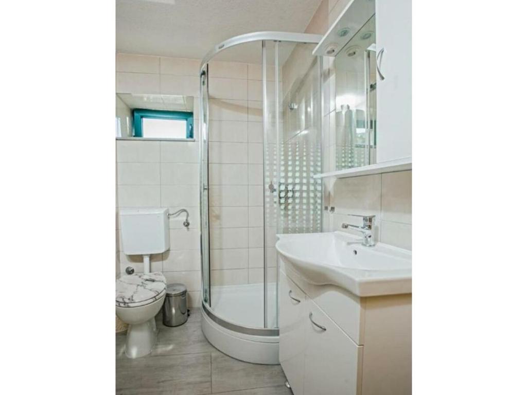 Kúpeľňa v ubytovaní Holiday house Buljanovi Dvori with private pool