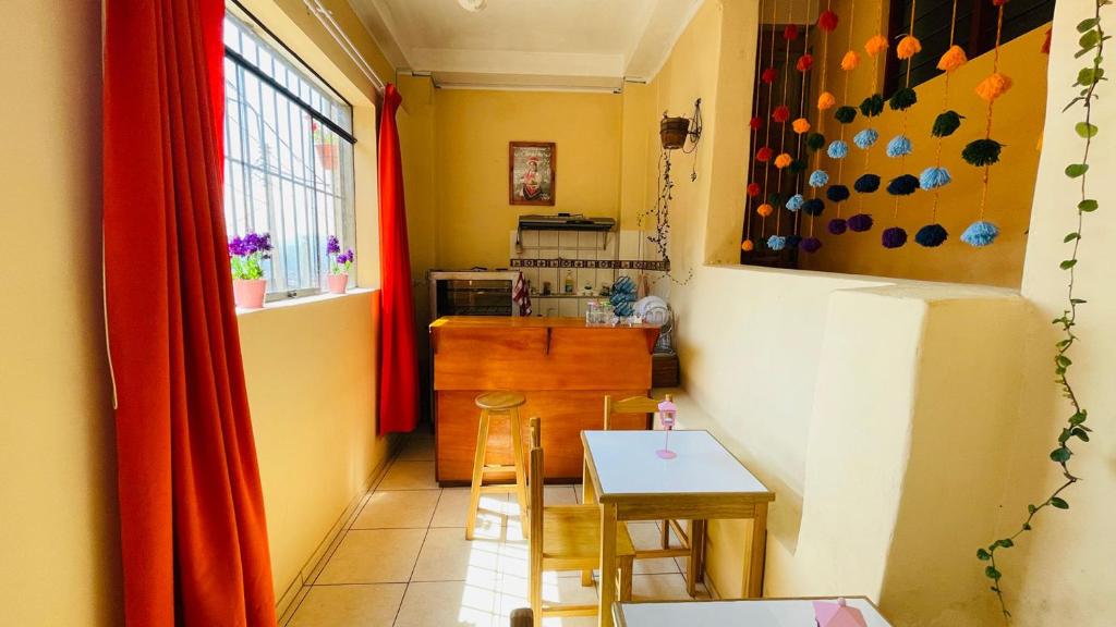 Kuchyň nebo kuchyňský kout v ubytování Big Vacation Hostel