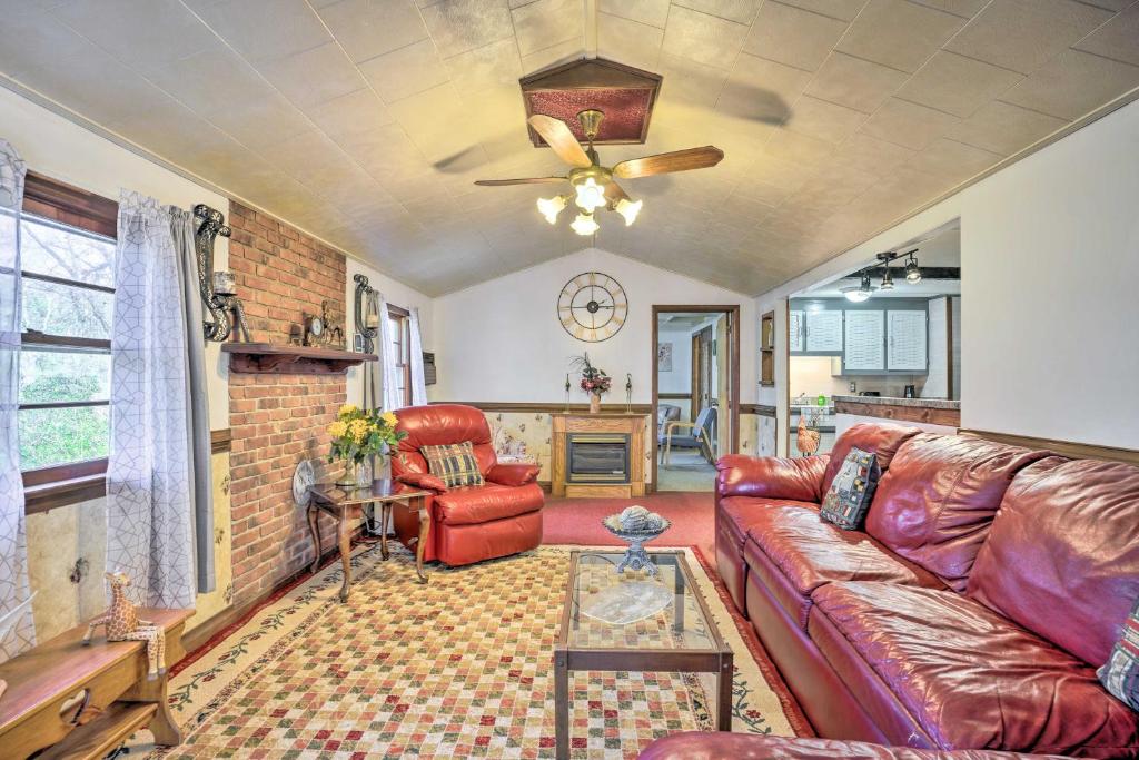 A seating area at Heathsville Home with Sunroom Less Than 10 Mi to Beach!