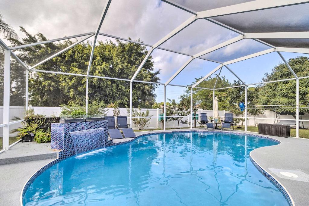 Relax by Pool: Port St Lucie Home Near Local Park - hotel rooms