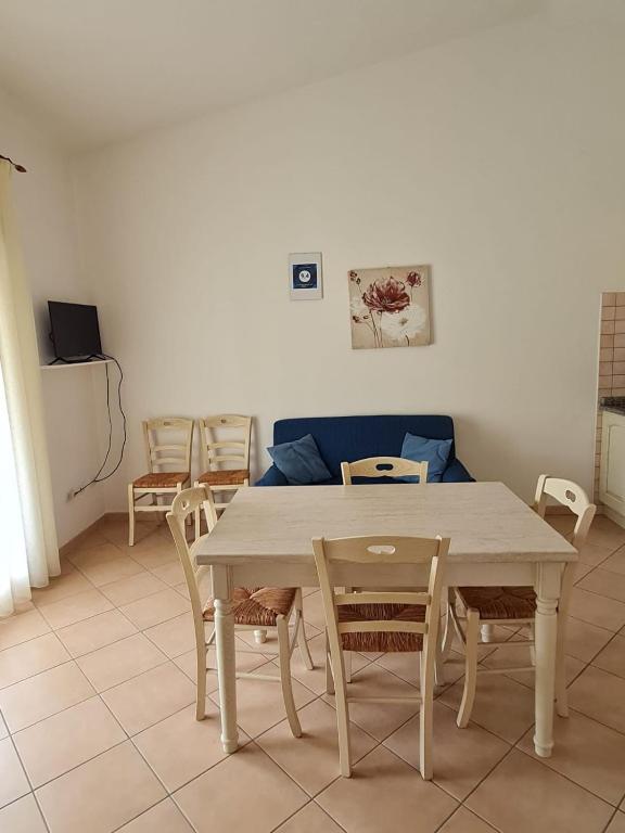 A television and/or entertainment centre at Dimora San Pietro