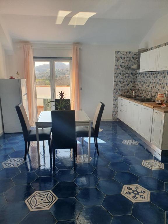 Kuchyňa alebo kuchynka v ubytovaní Setteabbracci Suite & Apartments