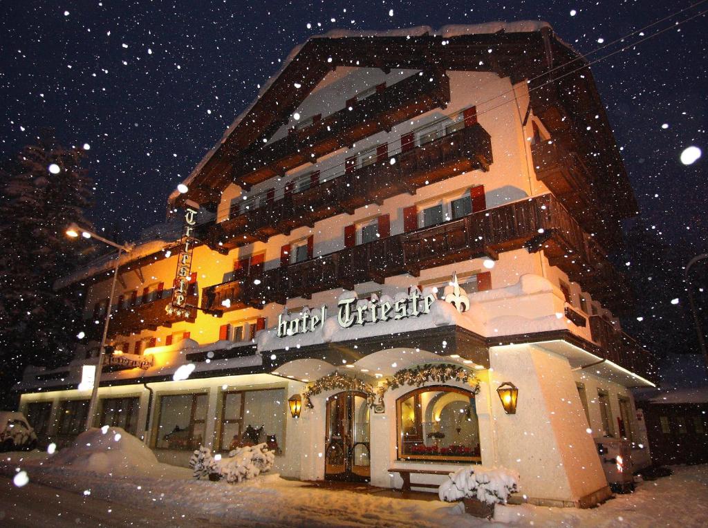 Afbeelding uit fotogalerij van Hotel Trieste in Cortina dʼAmpezzo