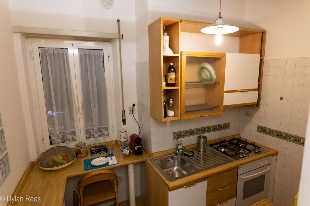 Kuchyňa alebo kuchynka v ubytovaní Bob's Fleming House