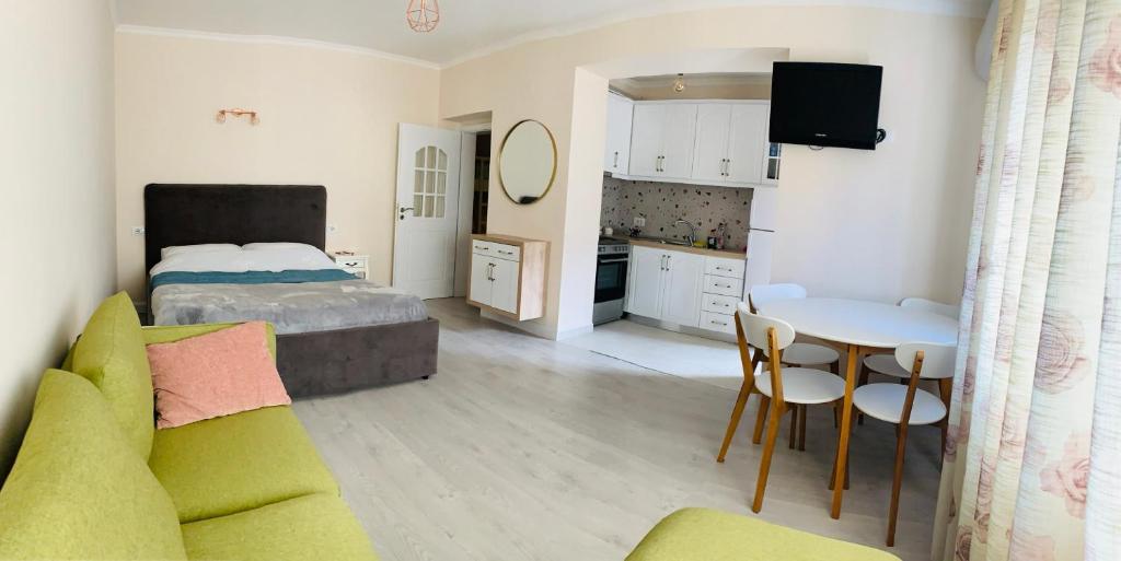 N&N Apartment - Image 5