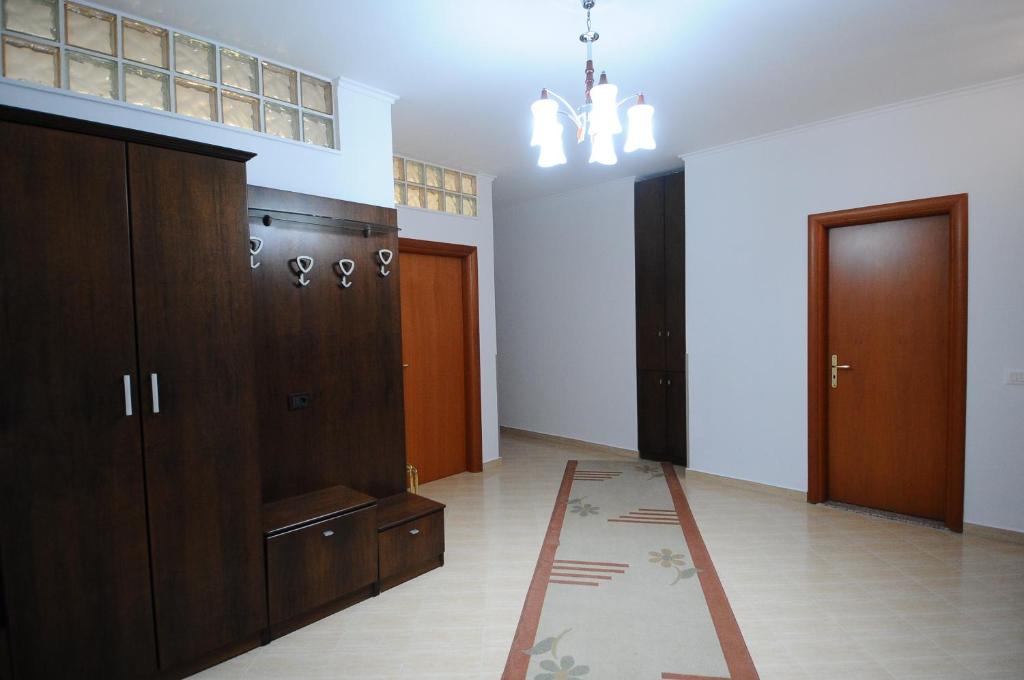 Center Tirana Apartment - Imazhi 9
