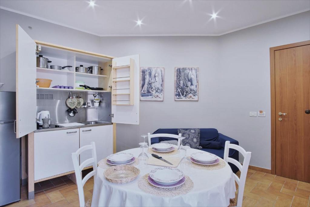 Kuchnia lub aneks kuchenny w obiekcie Porto Salvo Apartments - by Vacation Service