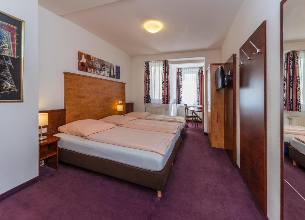 Breslauer Hof Am Dom - Resim 31