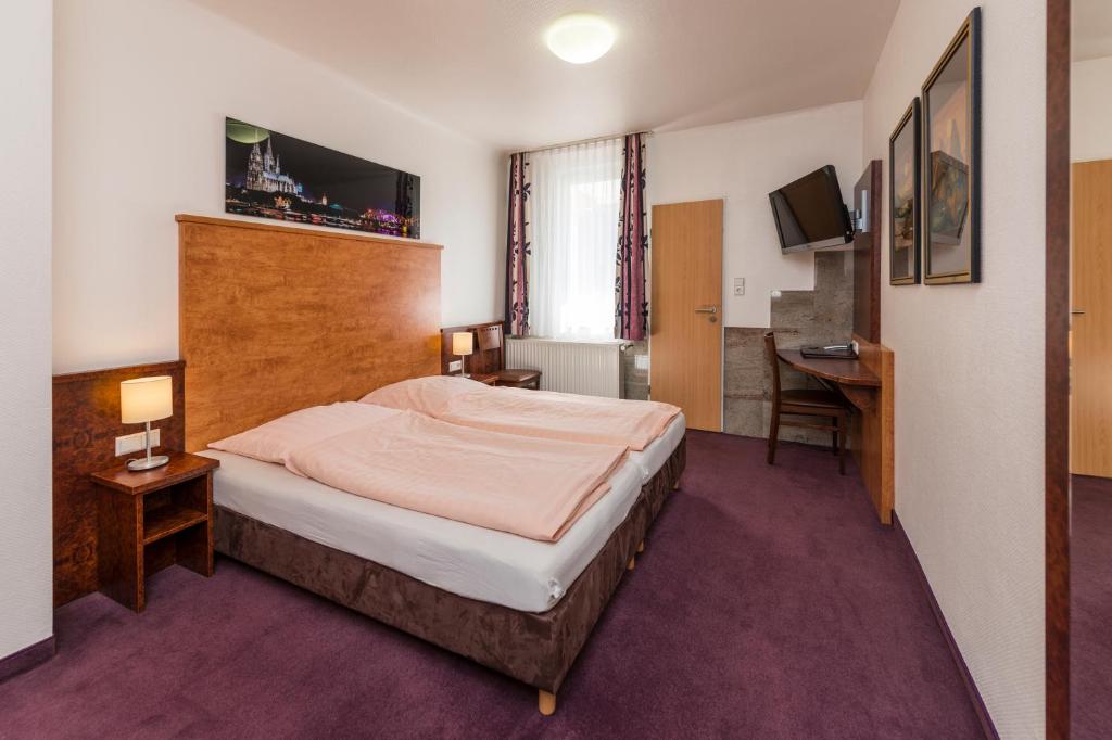 Breslauer Hof Am Dom - Resim 27