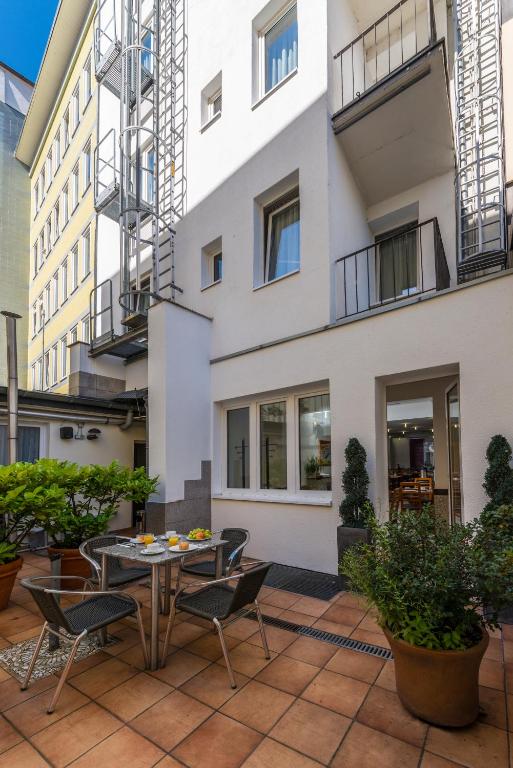 Breslauer Hof Am Dom - Resim 5