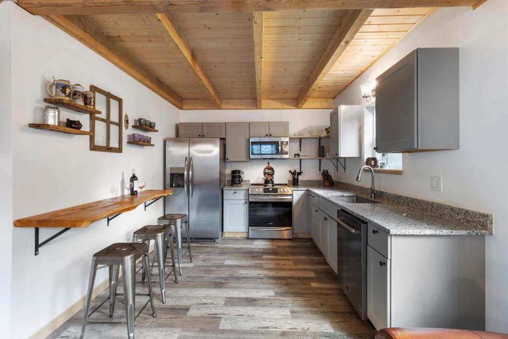 Cucina o angolo cottura di Kelton's Cabin