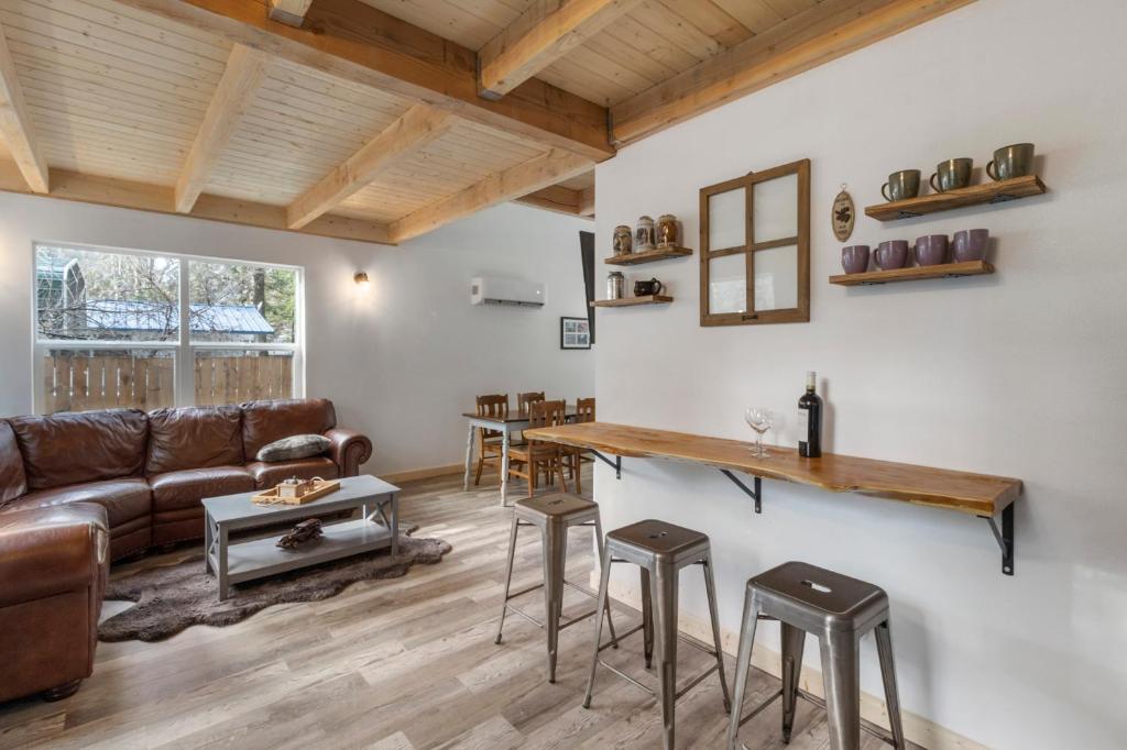 Area soggiorno di Kelton's Cabin