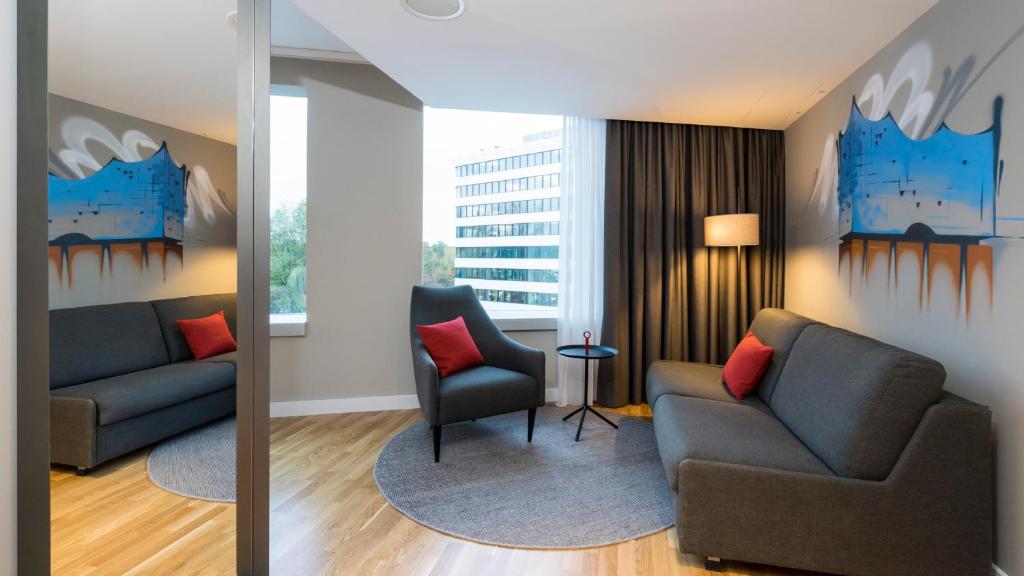 Holiday Inn Hamburg - City Nord by IHG - Premium Hoekkamer Met Kingsize Bed En Slaapbank