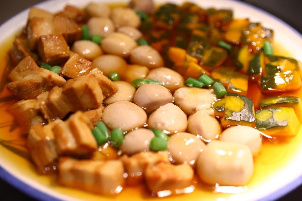 ホテルの敷地内または近くでの食事または食べ物