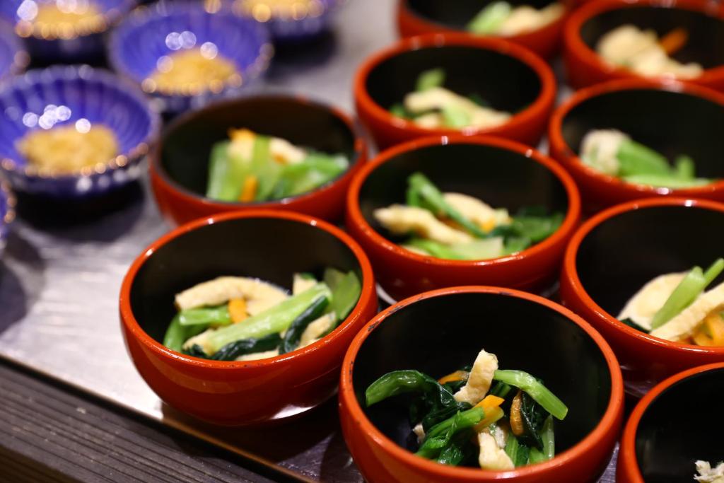 ホテルの敷地内または近くでの食事または食べ物