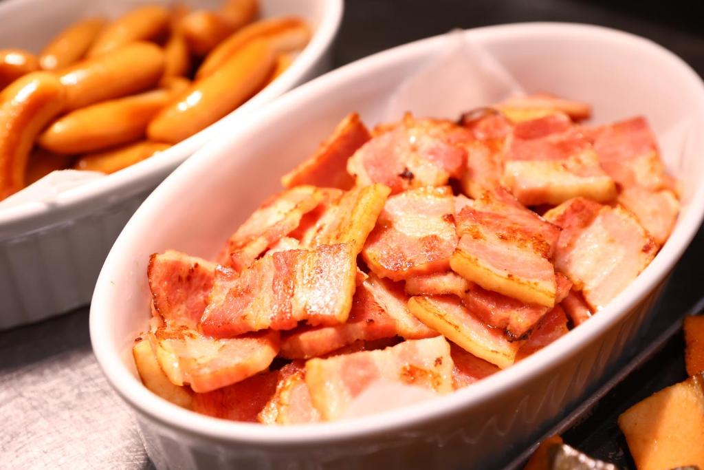 ホテルの敷地内または近くでの食事または食べ物