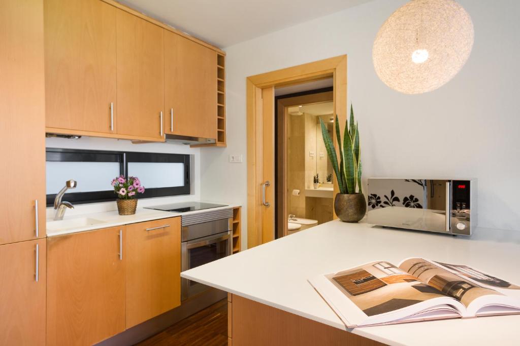 Kuchyňa alebo kuchynka v ubytovaní My Space Barcelona Executive Apartments Center