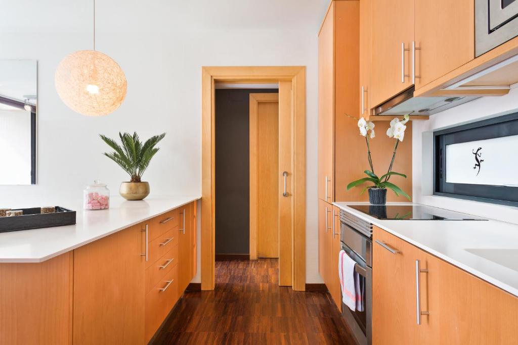 Kuchyňa alebo kuchynka v ubytovaní My Space Barcelona Executive Apartments Center