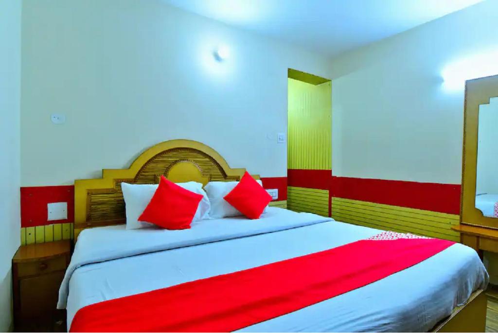 HIMALAYAN REGENCY Near Mall Road - Double Room With Balcony