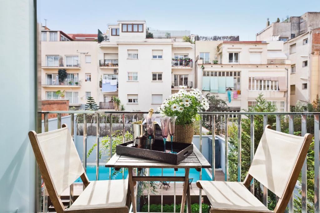 Apartment Barcelona Rentals - Sarria Apartments Near Center - 带阳台的公寓