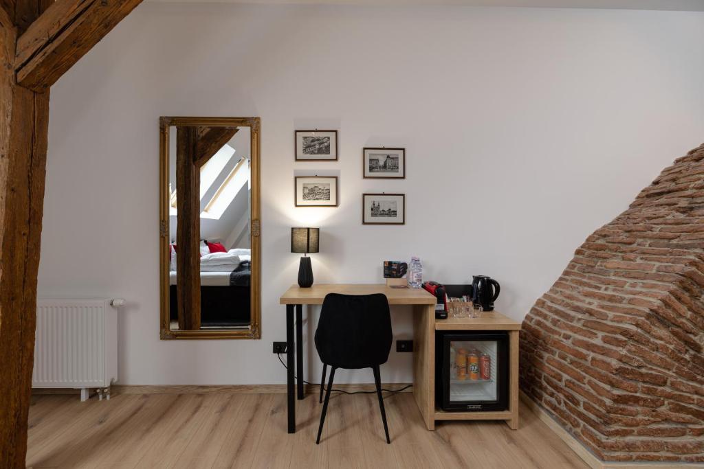 Haller Boutique - Deluxe Double Room (2 Adults + 1 Child)