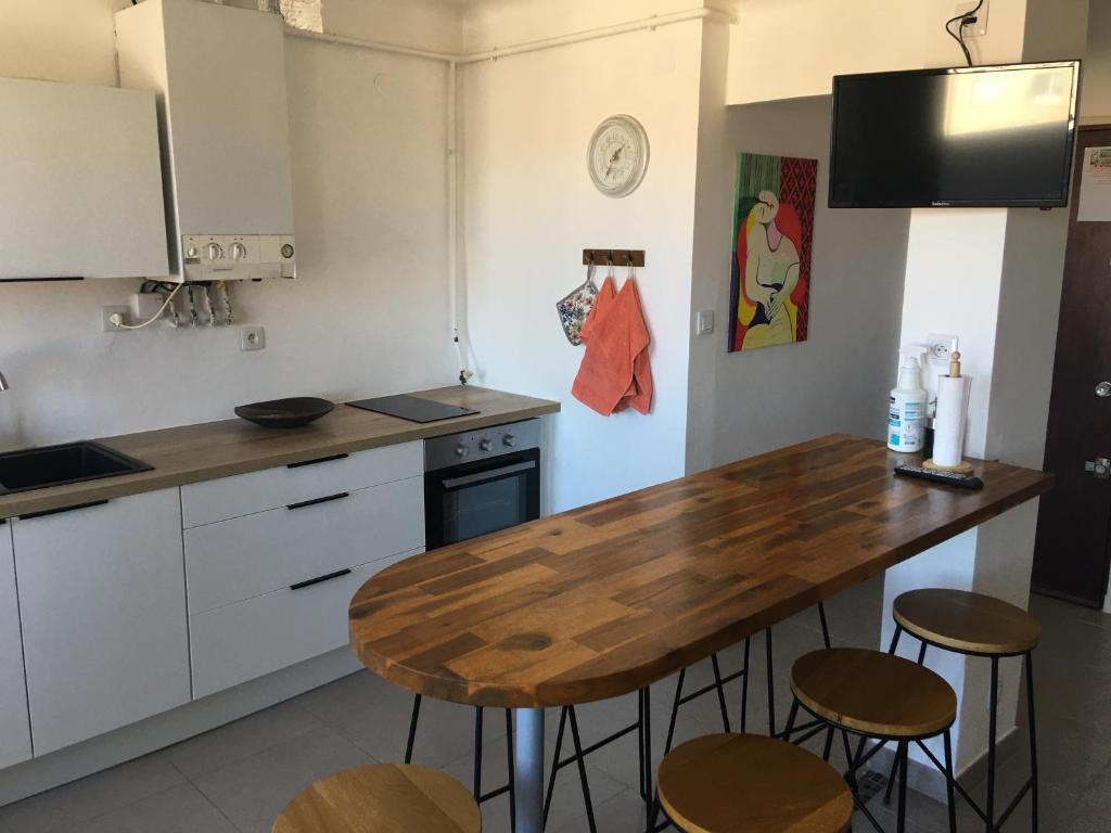 Grands Buffets hébergement Appartement - Three-Bedroom Apartment
