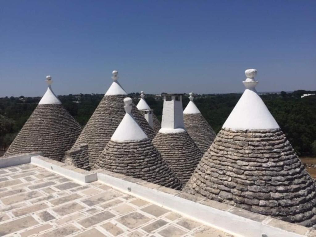 TRULLO AZZURRO...in un mare di verde