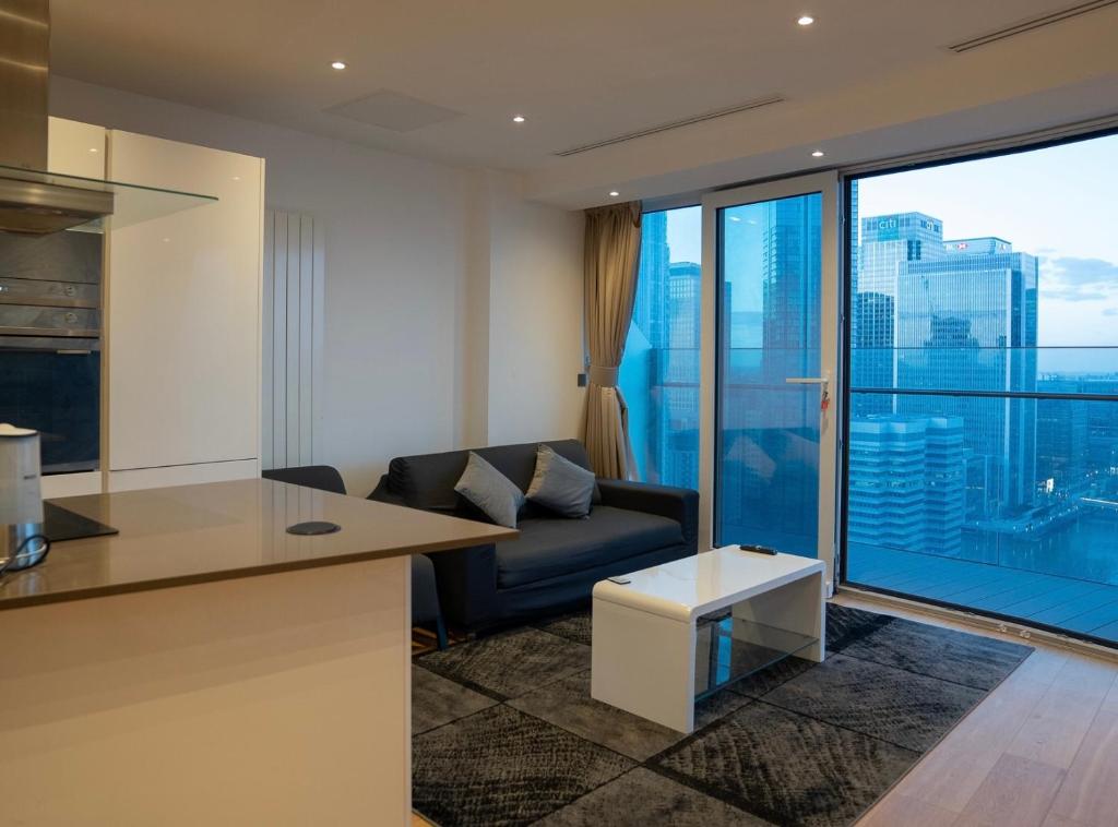 Canary Wharf Luxury Apartment with Panoramic Views