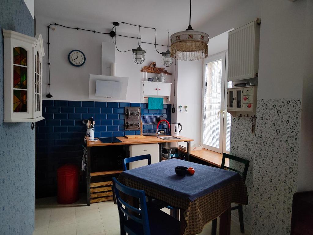 Cucina o angolo cottura di STUDIO KLIMAT PRAGA