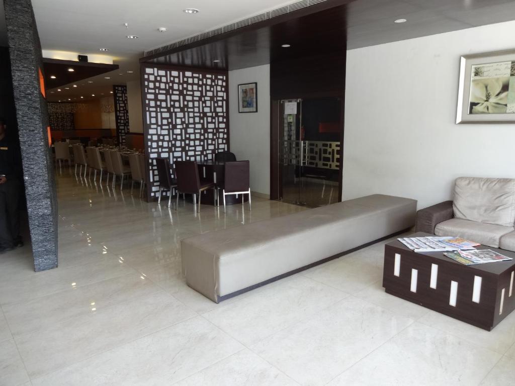 Posezení v ubytování Astoria Hotels Madurai